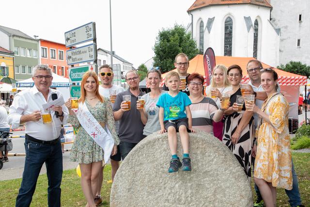 Das Team des Veranstaltervereins X-Event freut sich auf viele Besucher beim Bierfest 2024. Das Foto wurde beim kürzlichen Einhornfest aufgenommen. | Foto: gemeindejournal.at