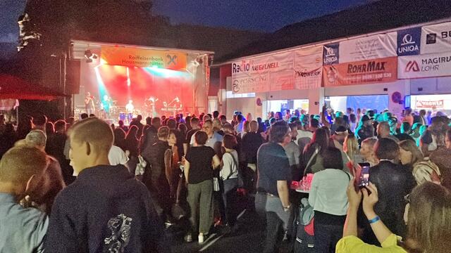Der Austropop-Abend ist eine gute Gelegenheit, der Feuerwehr seine Wertschätzung zu zeigen. | Foto: privat