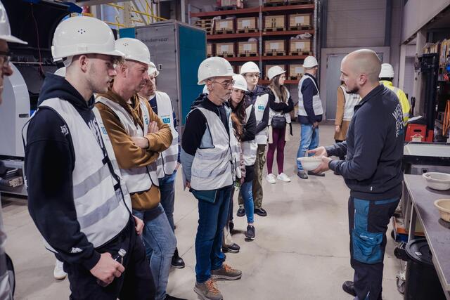 Bei der "Langen Nacht der Karriere" stand auch Vernetzung im Vordergrund. | Foto: Binder+Co/Jakob hanner
