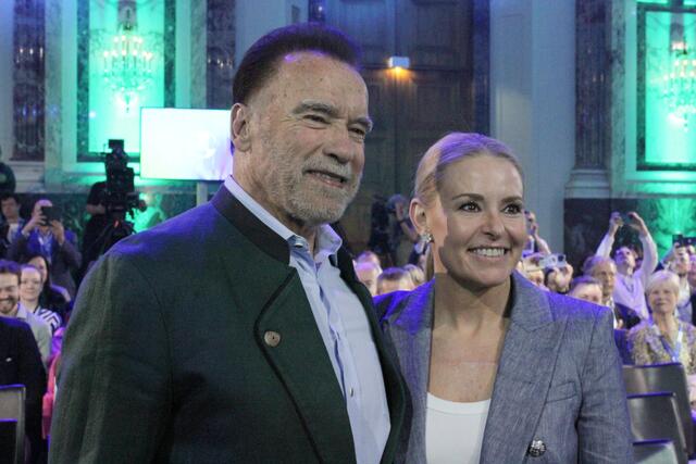 Schwarzenegger mit seiner Partnerin Heather Milligan. | Foto: Patricia Hillinger/RMW