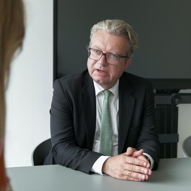 "Zum einen ist nicht nur die Automobilindustrie eine Schlüsselindustrie für die Steiermark, sondern die gesamte Mobilitätsindustrie spielt eine entscheidende Rolle." | Foto: Maximilian Spitzauer