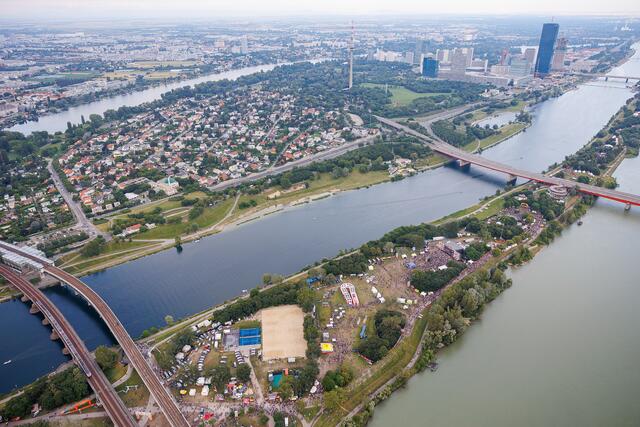 Das Donauinselfest besteht nicht nur aus Musikbühnen, sondern auch aus einem breiten Rahmenprogramm.  | Foto: FLORIAN WIESER / APA / picturedesk.com