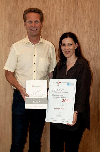 Insgesamt erhielten 71 Gemeinden, darunter auch Hatting, das Zertifikat überreicht.
 | Foto: Gemeinde Hatting.