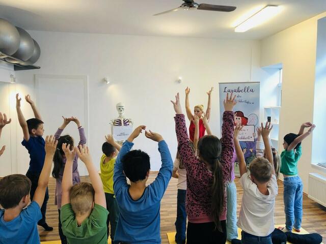 Die Workshops sind interaktiv und regen zum Mitmachen und Nachdenken an. | Foto: Kirchmair