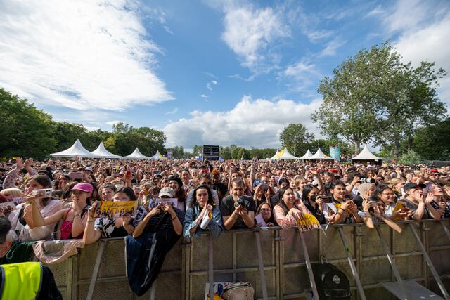 Tausende Leute feiern auf dem Donauinselfest. | Foto: Donauinselfest