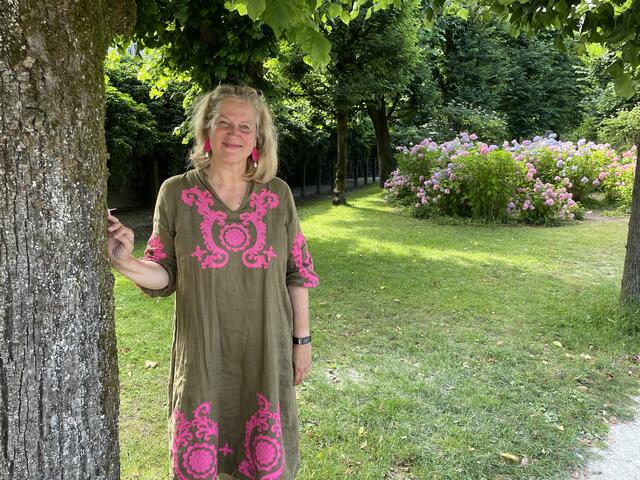 Führungen durch die Stadt Salzburg werden wieder stark nachgefragt, weiß Fremdenführerin Inez Reichl.  | Foto: Lisa Gold