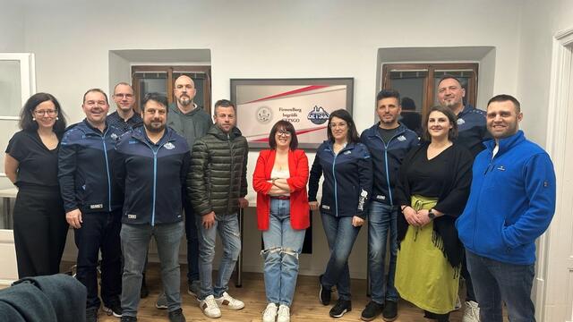 Eine Abordnung der „GETSGO-Familie“ kam zum Tag der offenen Tür in die FirmenBurg in Stadtschlaining. | Foto: Peter Seper