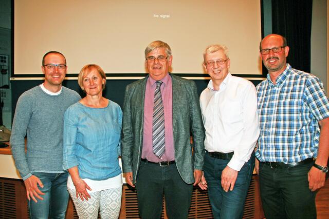 Andreas Gasser (nicht mehr aktiv), Franziska Rief, Obmann Romed Giner, Harald Egger und Wolfgang Winkler bilden den Ausschuss des Sozialvereins.