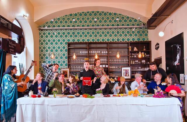 Das Lola ist ein spanisches Tapas Restaurant, geleitet von einem fünfköpfigen-Team aus Andalusien. Tapas sind kleine Appetithäppchen, die zum Teilen motivieren.  | Foto: LOLA - Spanisches Tapas Restaurant