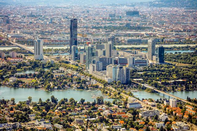 Bei der letzten Donaustädter Bezirksvertretungssitzung stand ein Thema im Fokus: die Mobilklassen für die MS Kagran. | Foto: Stadt Wien/Christian Fürthner