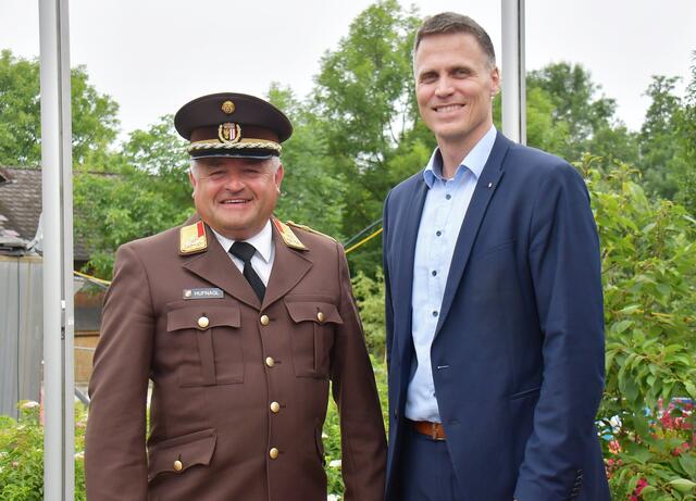 Bezirkshauptmann Dr. Johannes Beer  Bezirksfeuerwehrkommandant OBR Wolfgang Hufnagl 