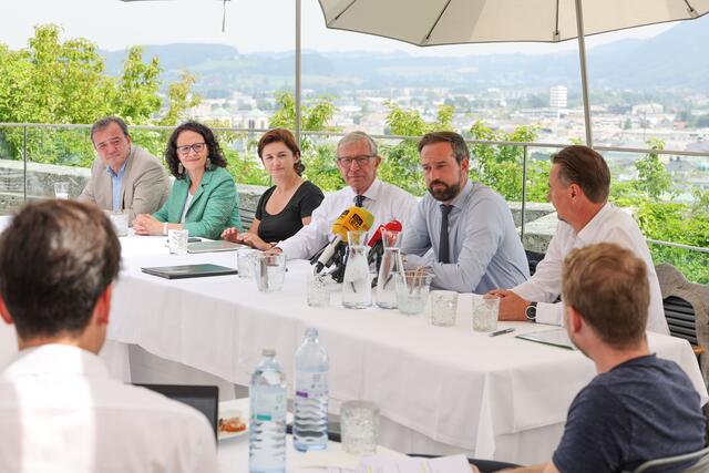 Die Landesräte der Salzburger Landesregierung. | Foto: Land Salzburg / Franz Neumayr
