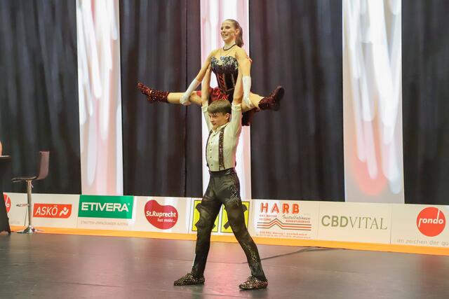 Steirische Meister in der Kategorie Juniors: Valentina Nagl &amp; Valentin Häusler | Foto: Iris Bloder