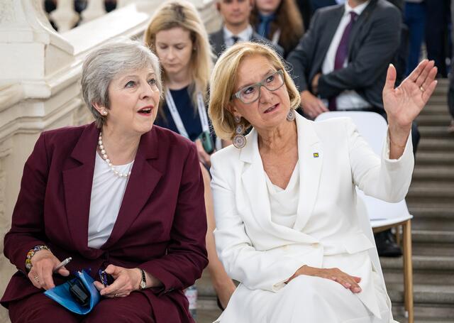 Landeshauptfrau Johanna Mikl-Leitner mit der ehemaligen britischen Premierministerin Theresa May. | Foto: NLK Pfeffer