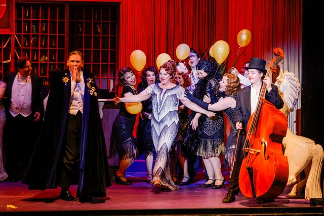 Oliver Beier, Verena Scheitz, Ensemble | Foto: Husar/Bühne Baden