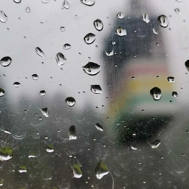 Niesel und Nebel bei Auffahrt zum Häuser Kaibling. 