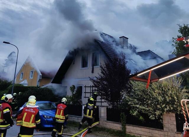 Die Kameraden waren heute beim einem Wohnhausbrand im Einsatz.
