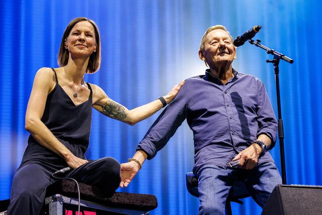 Christina Stürmer und Wolfgang Ambros rockten das Donauinselfest an Tag 2. | Foto:  FLORIAN WIESER / APA / picturedesk.com