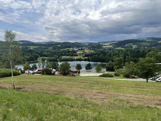 Das Wetterspielte am Wiedereröffnungstag am Pibersteinersee zum Glück mit. | Foto: Almer
