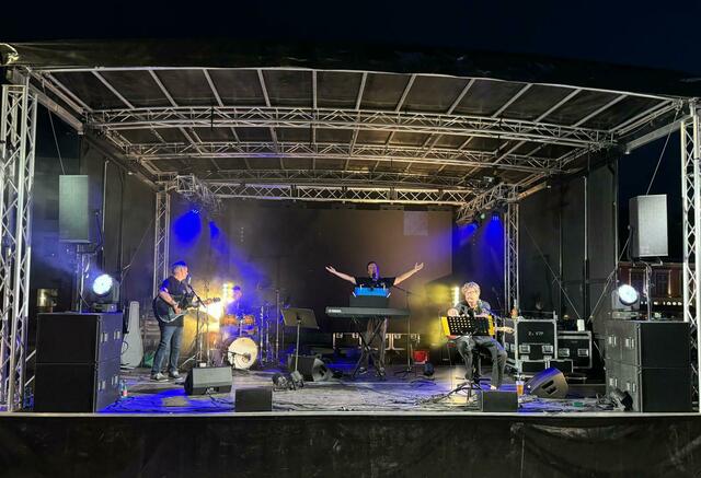 Die "Runzenbach Buam" aus Oberfellabrunn sorgten für den musikalischen Ausklang der langen Einkaufsnacht. | Foto: Hahn