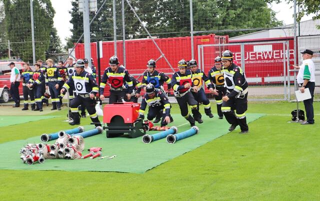 Die FF Kalsdorf unter Gruppenkommandant Dominik Völkl trat beim Landesfeuerwehrleistungsbewerb in der Kategorie Bronze an.  | Foto: Edith Ertl