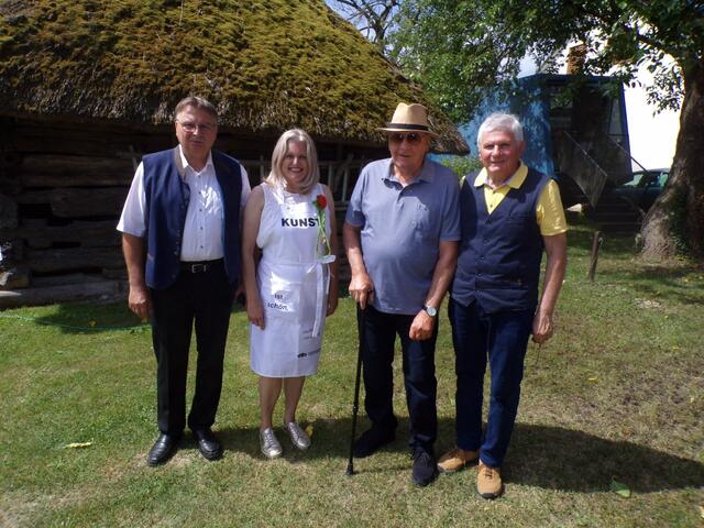 Bürgermeister Franz Kern II, Obfrau Petra Werkovits, Altbürgermeister Franz Kern I, Altobmann Toni Zotter.