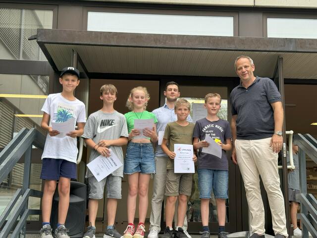 Auszeichnung besonderer Leistungen beim Wettbewerb "Känguru der Mathematik"  | Foto: Mag. Humhal