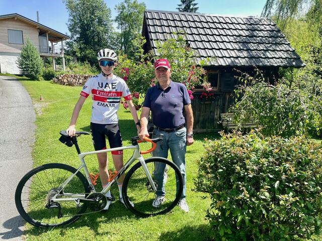Opa Gerhard Jost hat immer ein offenes Ohr für seinen Enkel Matteo Xaver.  | Foto: Jost/KK