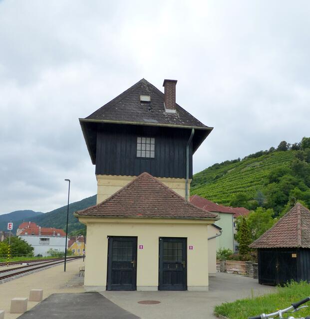 Wasserturm &amp; Gütermagazin der Wachauer Bahn 