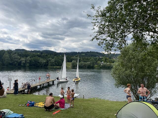 Der See war schon richtig gut frequentiert, auch mit einigen Segelbooten. | Foto: Almer