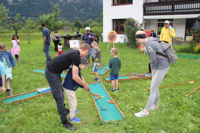 Spaß hatten auch die Kinder -  besonders bei der Minigolf-Challenge.