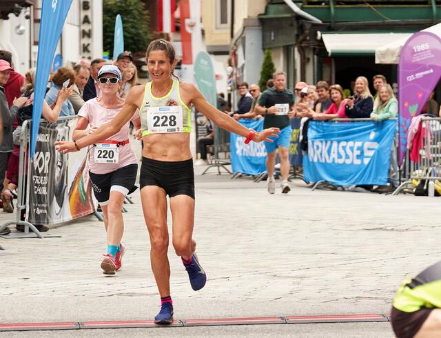 Karin Freitag feierte ihren bereits vierten Sieg beim St. Johanner Sparkasse-Lauf | Foto: Sparkasse