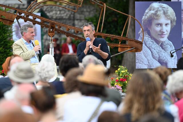 Tarek Leitner und Hubert von Goisern gingen in Bad Goisern der folgenden Frage nach: Was ist im Salzkammergut das Authentische, das Originale? | Foto: Wolfgang Spitzbart