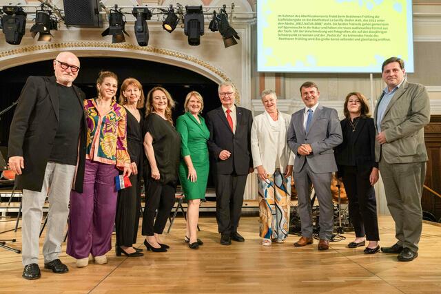 Lois Lammerhuber, Carmen Jeitler-Cincelli, Verena Sonnleitner, Silvia Lammerhuber, Helga Krismer, Christoph Kainz, Beate Jorda, Frédéric Joureau, Florence Drouhet und Stefan Szirucsek. | Foto: 2024psb/c.kollerics