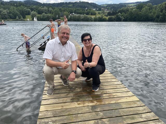 Monika Heinrich, hier am Pibersteinersee mit JUFA-Vorstand Gerhard Wendl | Foto: Almer