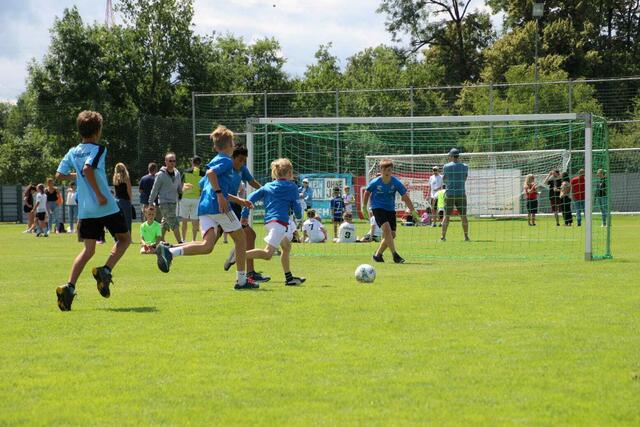 Die Veranstaltung bot den Schülern die perfekte Bühne, um ihr Können unter Beweis zu stellen und gemeinsam mit Freunden und Klassenkameraden spannende Spiele zu erleben. | Foto: SPV Ke-Pi/Ro