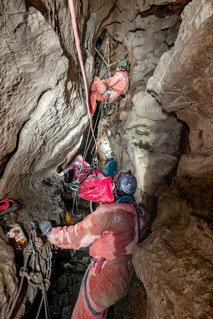 Höhlenrettungseinsätze dauern meist einige Stunden bis Tage an | Foto: ÖHRD-LV Sbg/Roy Lichtenheldt