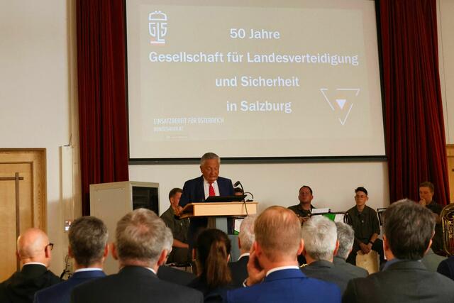 Präsident der Gesellschaft, Dr. Hans Rathgeb