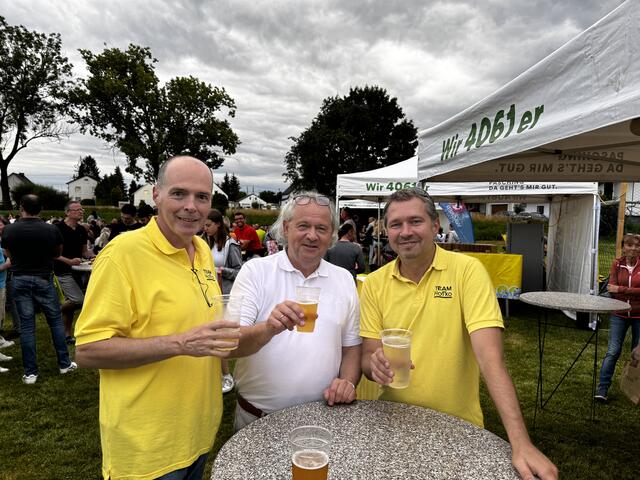 Bürgermeister Markus Hofko und Vizebürgermeister Josef Lehner mit Wolfgang Stanek. | Foto: Team Hofko