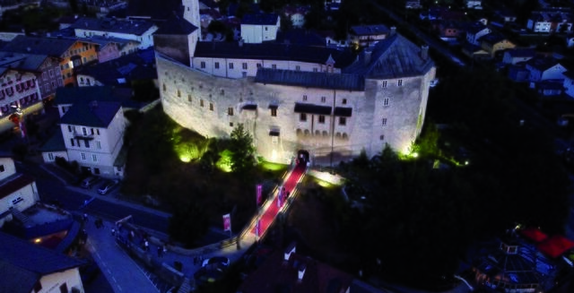 Burg Golling aus der Vogelperspektive | Foto: Festspiele Golling