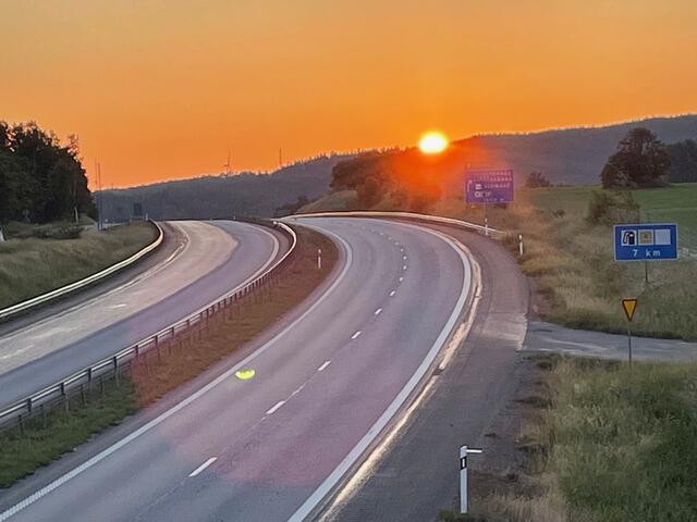 Sonnenaufgang beim Radrennen. | Foto: Polak