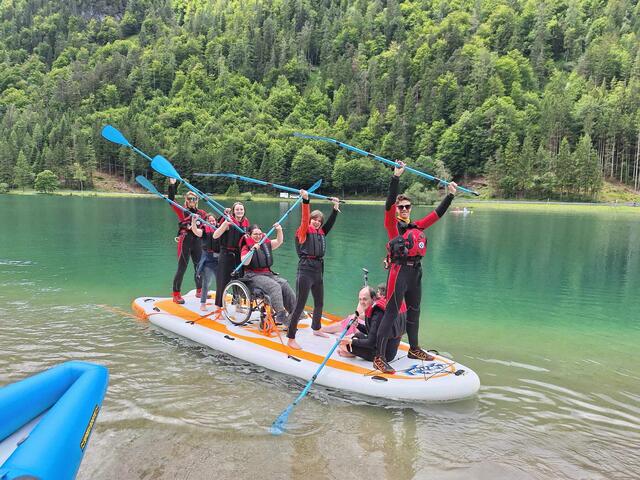 Große Gaudi am Big Sup, sogar mit Rollstuhl. | Foto: IDUS
