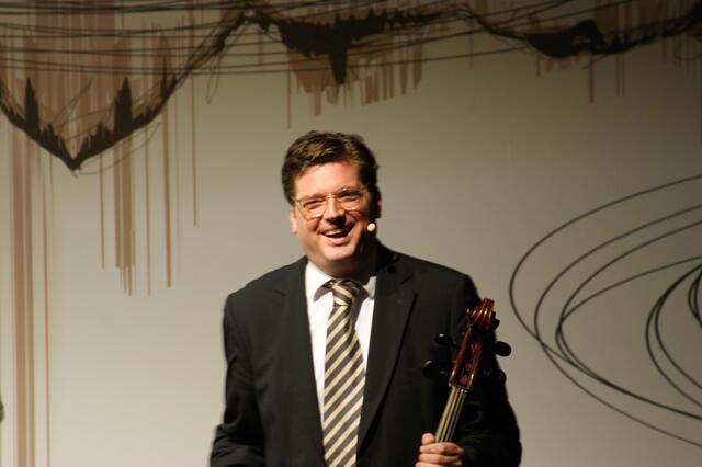 21. Juli 2021: Gollinger  Festspielabend mit der Sopranistin Milena Arosovska. Trotz Blitz und Donner  führte Philipp Preimesberger gut gelaunt und lebensfroh durch einen gelungenen Festspielabend. | Foto: Martin Schöndorfer, 2022