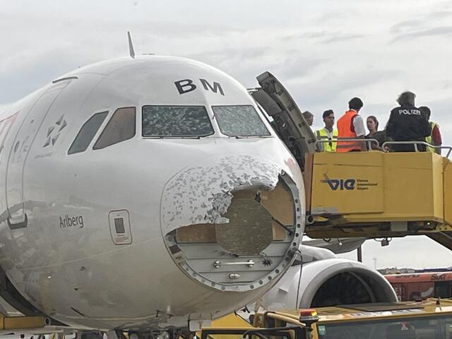 Jenes Flugzeug, das in einen Hagelsturm geriet und schwer beschädigt wurde, startete am Dienstag zu einem Testflug. | Foto: z.V.g.