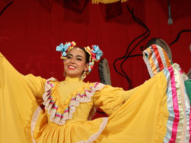 Tänzerin der Tec von Monterrey Campus Mexiko  | Foto: Sonia Siblik 