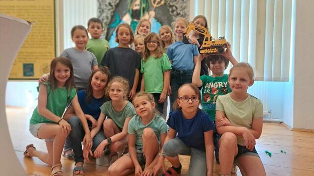 Die Volksschülerinnen und -schüler aus Eisenerz stehen im Mittelpunkt der Sonderausstellung "Der Wassermann kommt" im Post- und Telegraphenmuseum Eisenerz. | Foto: Post- und Telegraphenmuseum Eisenerz