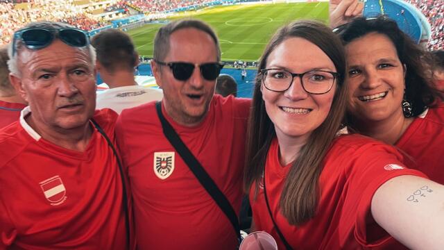 Güttenbacher Fans in voller Begeisterung: Günter Hajszan, Gerhard Holper, Viviane Jandrisits und Bettina Keglovits (von links). | Foto: Viviane Jandrisits
