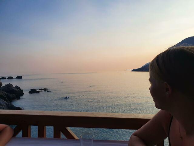 Christina Heindl reist gerne nach Griechenland, aber auch Spanien hat für die Dirndlprinzessin seinen Reiz.  | Foto: Heindl