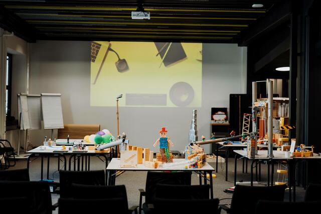 Die #DigitalDays bieten die Möglichkeit, während einer Woche neueste Technologie zu erleben, Ideen zu entwickeln und gemeinsam mit Lasercuttern und 3D-Druckern zu arbeiten.  | Foto: Lisa Immler