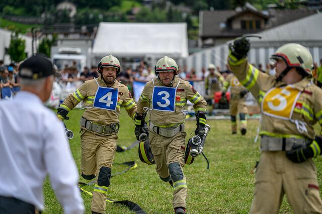 Für Action war gesorgt beim Nassleistungswettbewerb der Feuerwehren in Weer.  | Foto: Martin Ludwig/BFV Schwaz